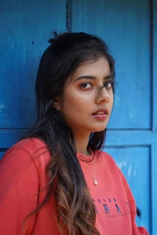  Akshaya Udhayakumar