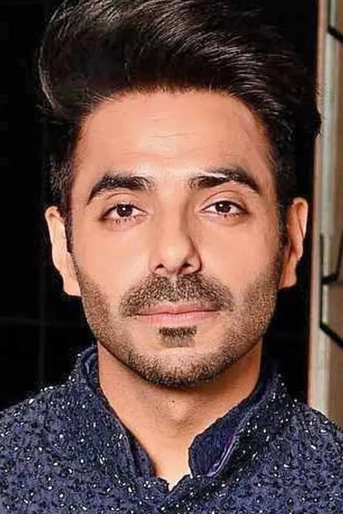  Aparshakti Khurana