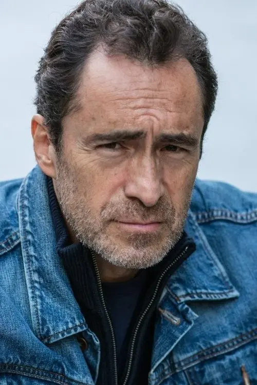  Demián Bichir