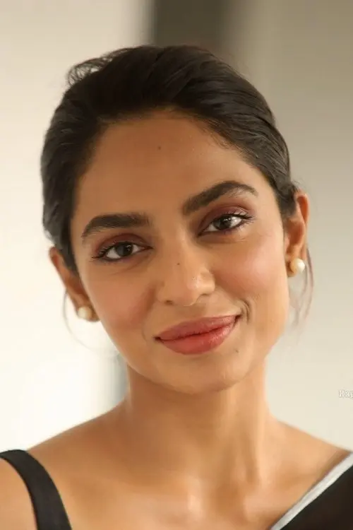  Sobhita Dhulipala